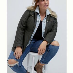 NWT Anthropologie Maeve Kellie Vegan Leather Coat Faux Fur Collar Women's Sz. 6
